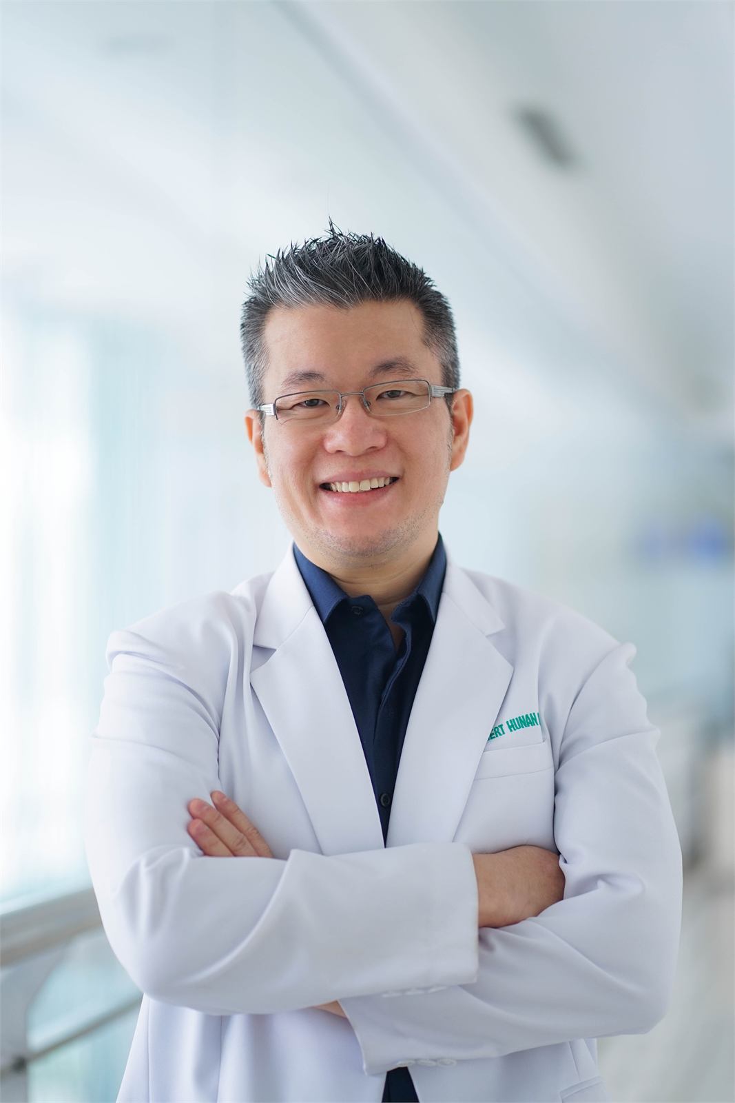 dr. Robert Hunan Purwaka, Sp.OG, D.MAS, FMIS